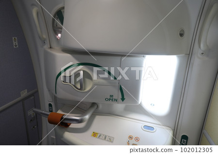 逃生出口 102012305