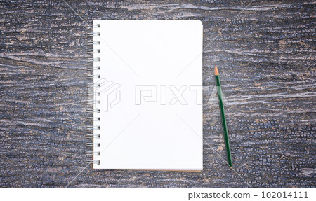 Blank notepad and pencil with on wooden 102014111