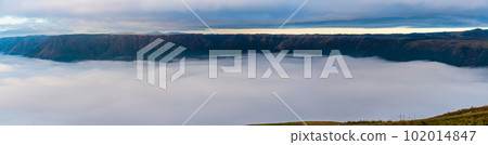 Daikanbo's Sea of Clouds and Autumn Leaves Morning Landscape Panorama [Aso City, Kumamoto Prefecture] 102014847