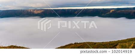 Daikanbo's Sea of Clouds and Autumn Leaves Morning Landscape Panorama [Aso City, Kumamoto Prefecture] 102014919