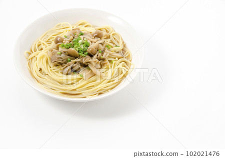 Mushroom Japanese style soup pasta 102021476