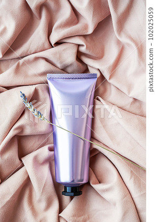 Cosmetic tube pack design. Mock up skin care beauty product. 102025059