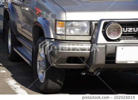 汽車形象 Isuzu Big Horn 5-door front mask 汽車形象 Isuzu Big Horn 5-door front mask 102028019