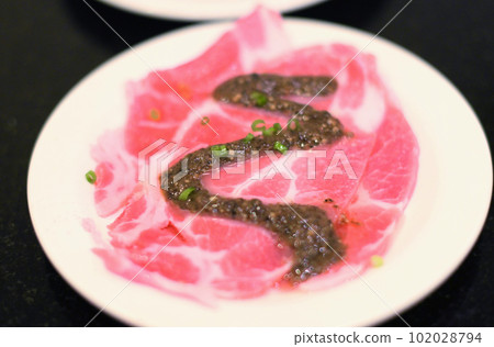 Sliced meat with pepper sauce Sliced meat with pepper sauce 102028794