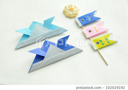 Origami carp streamer and helmet 102029192