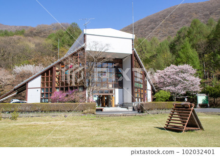 春天的赤城森林公園赤城樹屋 102032401