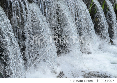 Image of the rainy season (rising rivers) 102034007