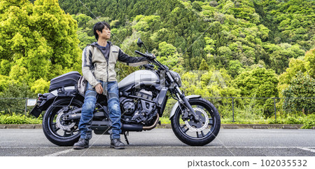 乘坐大型摩托車遊覽相模原市 102035532