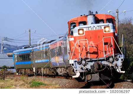 DE10型內燃機車牽引訓練列車(JR四國) DE10型內燃機車牽引訓練列車(JR四國) 102036297