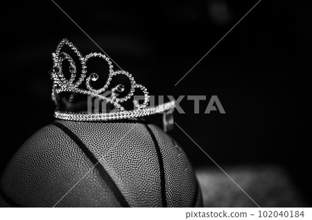 Basketball, tiara, and blank bracket signifying a Cinderella season. Basketball, tiara, and blank bracket signifying a Cinderella season. 102040184
