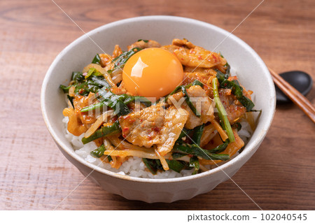 Pig kimchi bowl 102040545