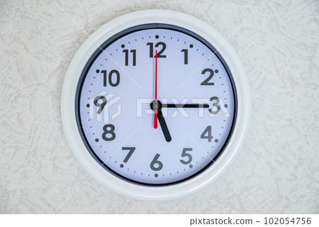 下午 5:15 下午 5:15 102054756