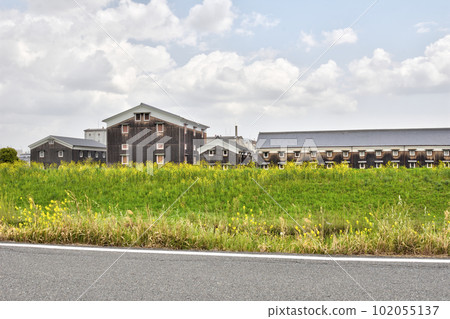 強姦鮮花和啤酒廠 強姦鮮花和啤酒廠 102055137