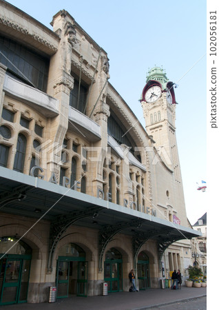 Rouen Station 102056181