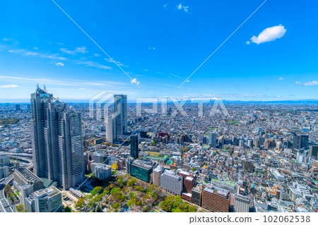春天從東京新宿看到的富士山 春天從東京新宿看到的富士山 102062538
