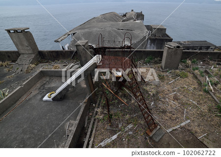 Building No. 65 (rooftop kindergarten) remains on Gunkanjima 102062722