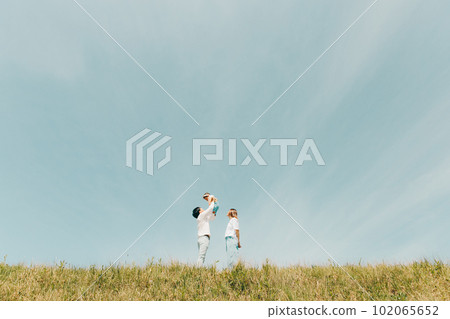 family photo doing high high 102065652