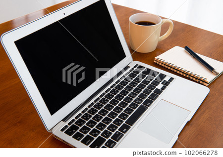 Laptop computer and notepad 102066278