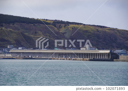 從海上看到的北防波堤圓頂全景 從海上看到的北防波堤圓頂全景 102071893