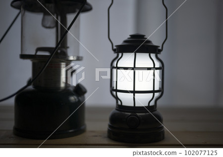 煤氣燈和 LED 燈 煤氣燈和 LED 燈 102077125