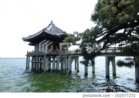 初夏的萬月寺浮禦堂（滋賀縣大津市，2022 年 4 月） 102077252