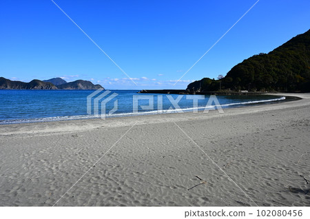 Camping is also possible, and Hatotsu Beach has gentle waves. Camping is also possible, and Hatotsu Beach has gentle waves. 102080456