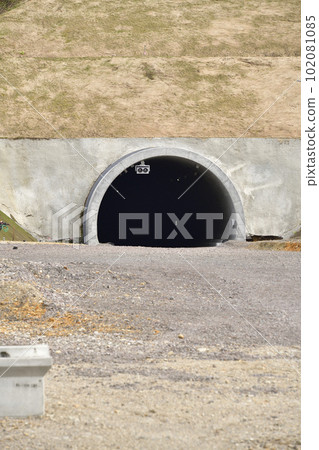 春天在北海道厚佐部町的中山嶺拍攝建設中的新中山隧道的景色 春天在北海道厚佐部町的中山嶺拍攝建設中的新中山隧道的景色 102081085