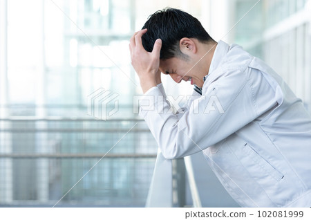 穿工作服的男人中年尷尬 102081999