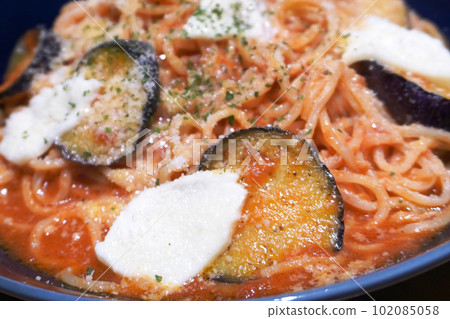 tomato sauce pasta 06 102085058