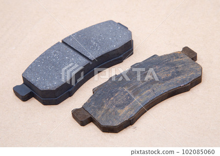 Car brake pads (new and old brake pads) 102085060