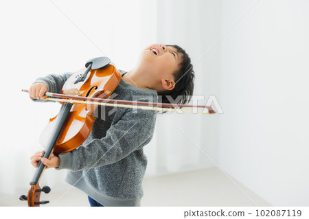 Image of kids' violin class Image of kids' violin class 102087119