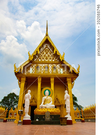 beautiful golden temple 102088746