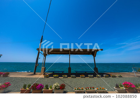 下灘站：從站台望出去就是大海的車站 102088850