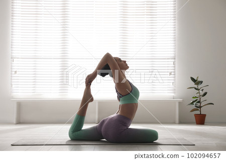 Eka Pada Rajakapotasana (One-Legged King Pigeon Pose): Steps, Benefits -  Fitsri Yoga