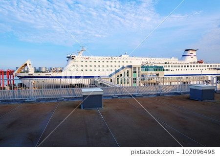Scenery from Tomakomai Nishiko ferry terminal pick-up deck 102096498