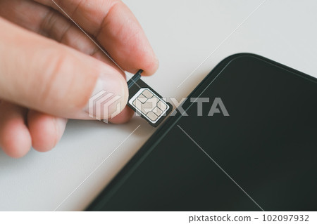 更換 SIM 卡 102097932