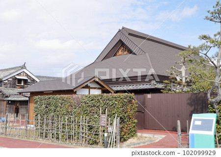 江戶時代的日式民居外觀（愛知縣日新市舊市川家住宅） 102099929