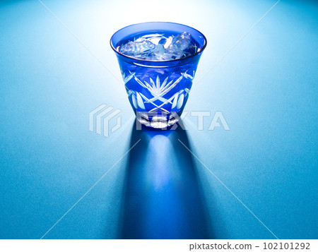 Watering distilled spirit Watering distilled spirit 102101292