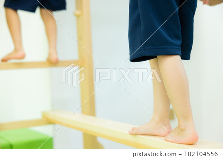 平衡木兒童 102104556