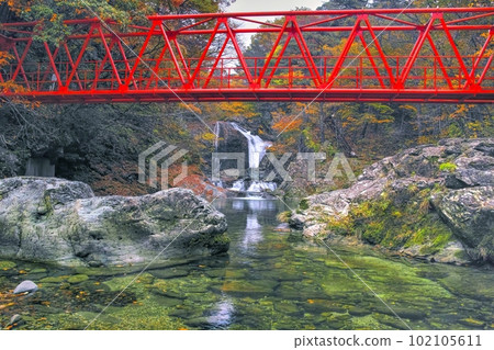 Kanzan Otaki red bridge Kanzan Otaki red bridge 102105611