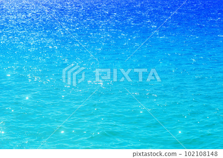 Sea surface: shallow water and deep sea 102108148