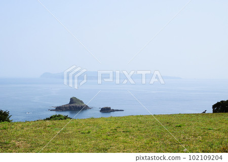 Looking towards Kujirajima, Oshima, and Iki from Oobae Lighthouse 102109204