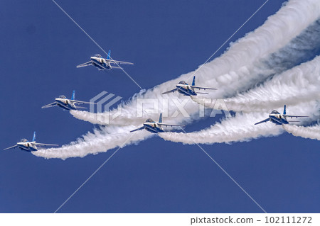 Blue impulse rising in formation Blue impulse rising in formation 102111272