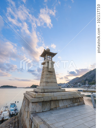 Hiroshima_Fukuyama Tomonoura fishing port sunset scenery 102117710