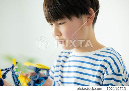 Kids plastic model 102119713