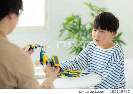 Kids plastic model 102119727