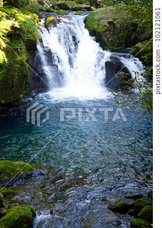 Valley waterfall and basin 102121061