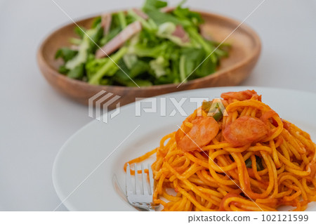 Neapolitan tomato pasta close-up tableware material 102121599