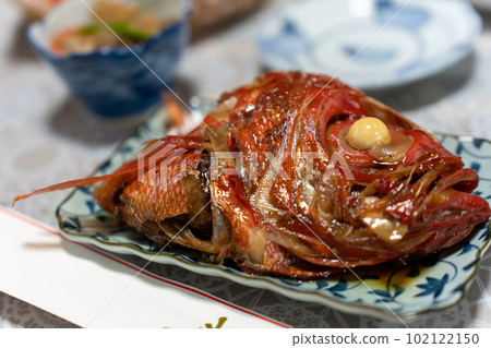 煮金眼鯛魚 102122150