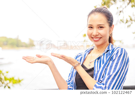 介紹邊緣的清爽日本女人 102122467